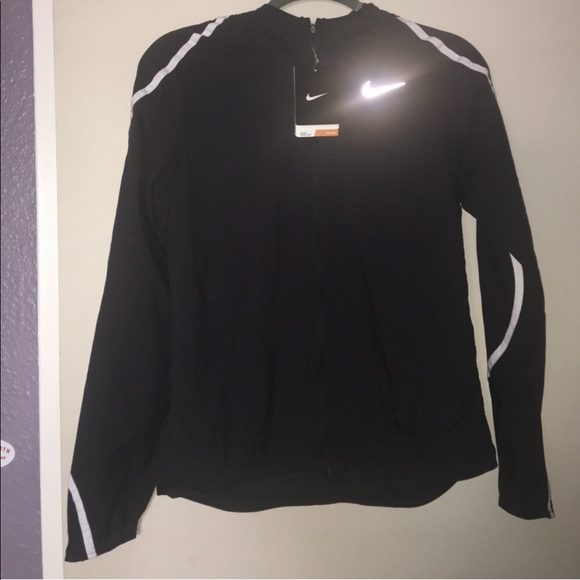 NWOT NIKE lightweight jacket - Picture 2 of 6